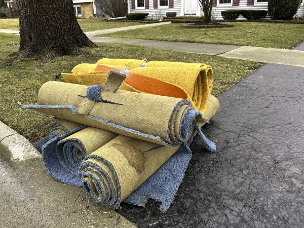 Carpet Haul Away Service in Saint Charles