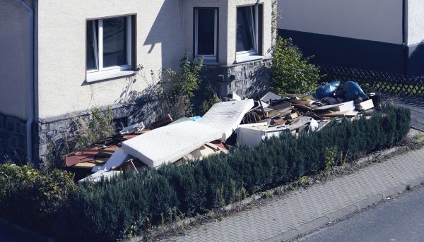 Yard Junk Removal in Saint Charles